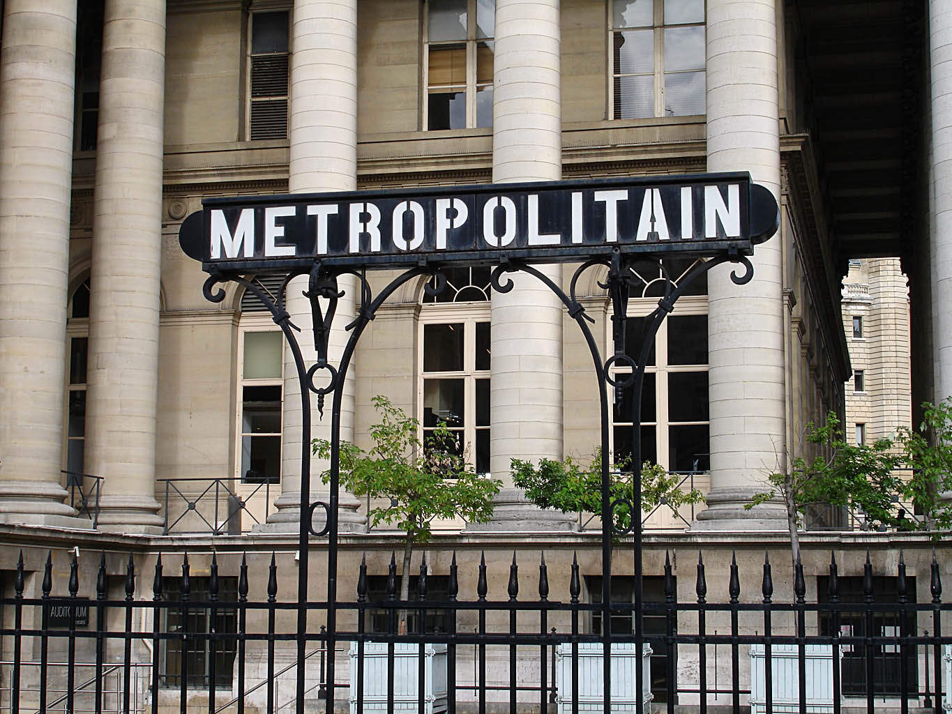 Metro_Paris_-_Ligne_3_-_station_Bourse_02